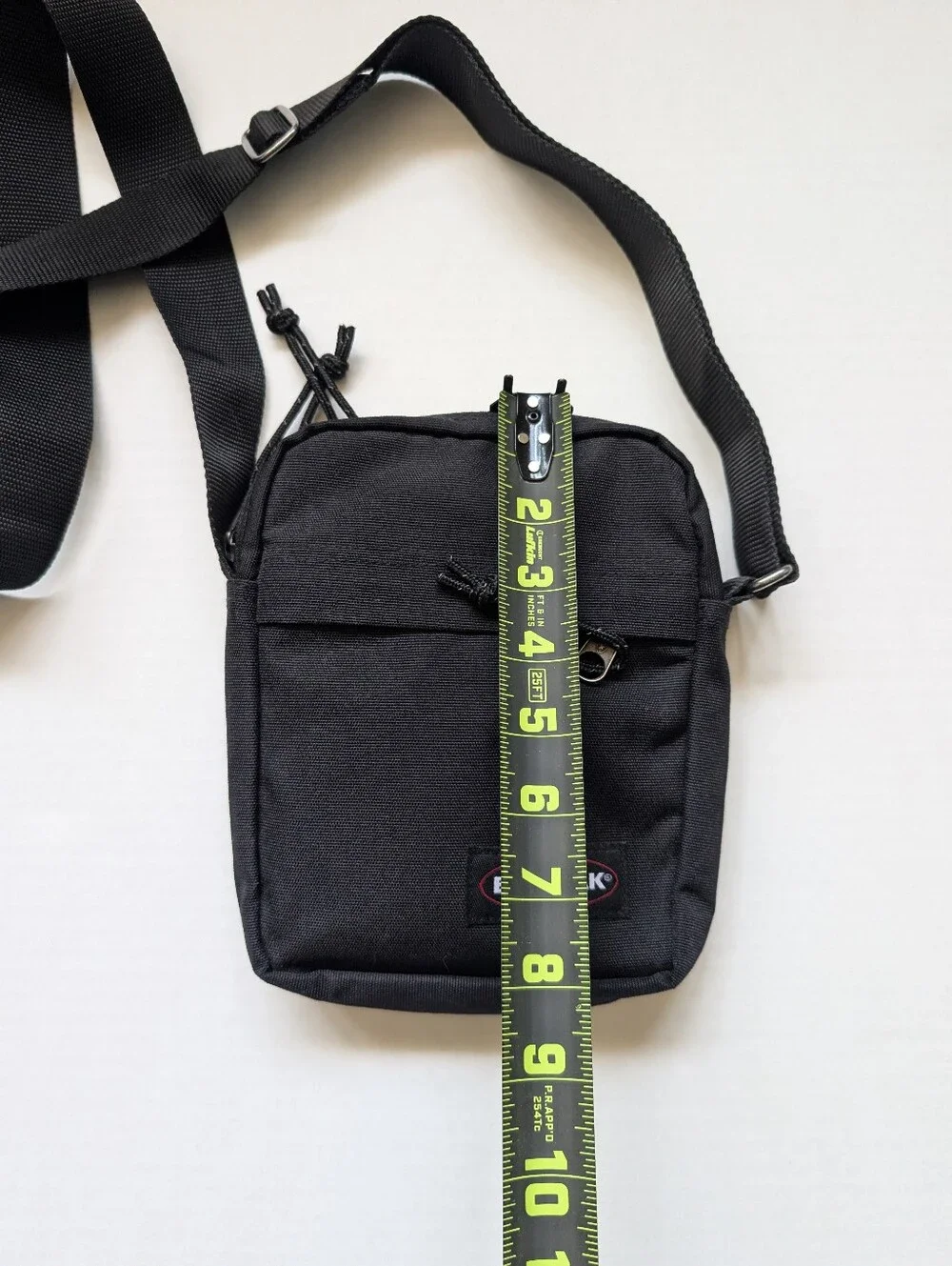 EASTPAK Shoulder Bag - Mini Crossbody Black 11E0A07